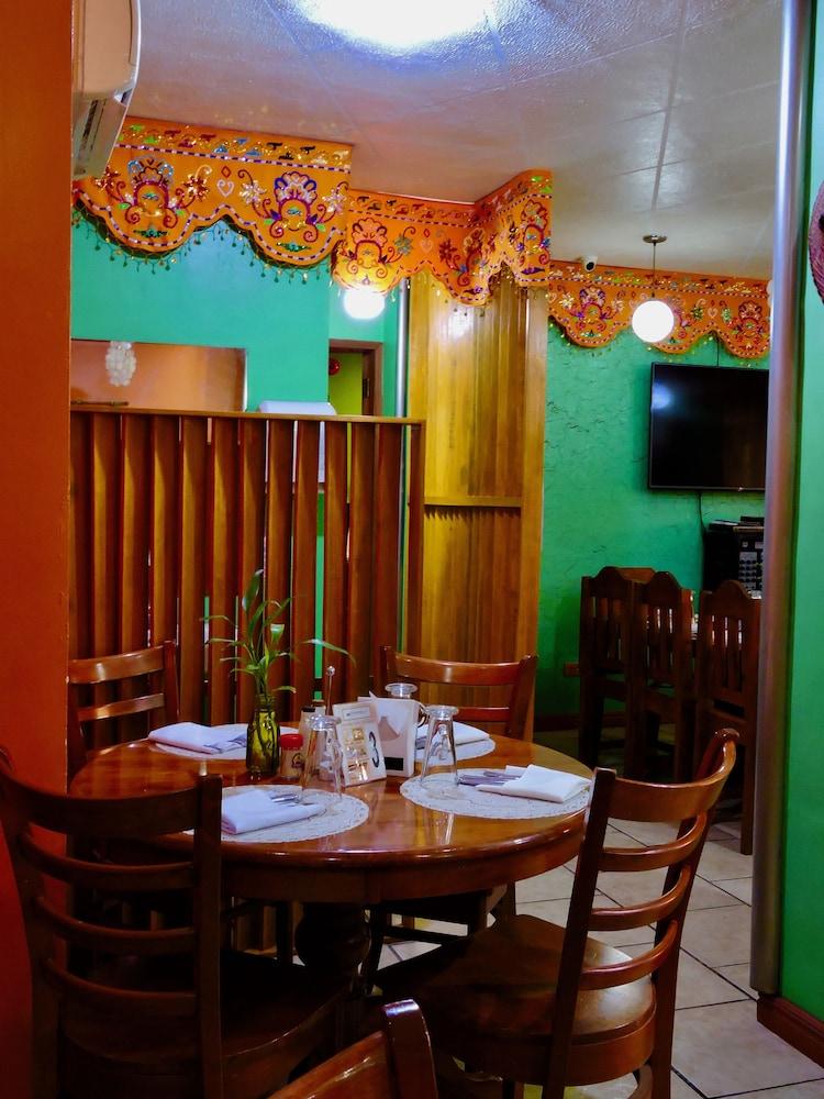 Tinhat Halal حلال Certified Boutique Hotel And Restaurant Davao City Eksteriør bilde