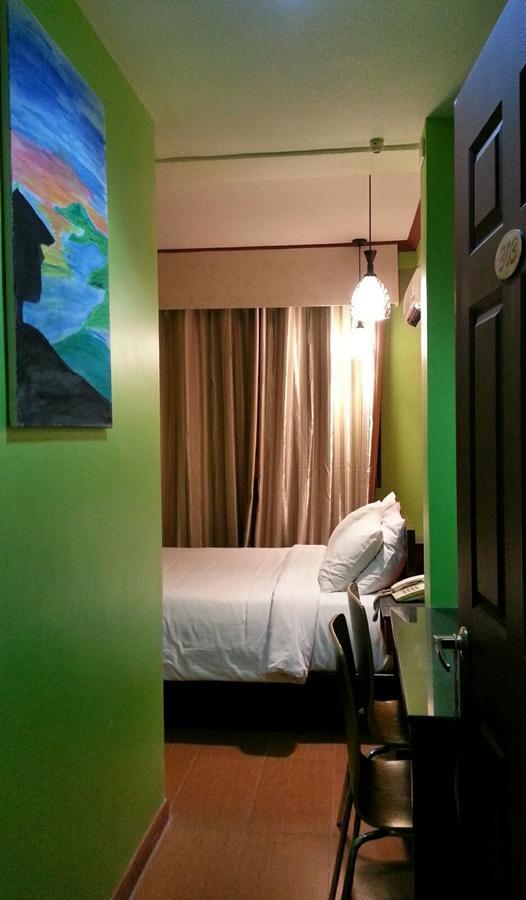 Tinhat Halal حلال Certified Boutique Hotel And Restaurant Davao City Eksteriør bilde